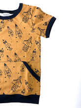 Load image into Gallery viewer, Canaveral  Toffee Rockets Solid Kangaroo Tee